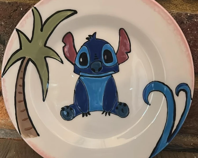 Lilo & Stitch-Inspired Plate Painting Event