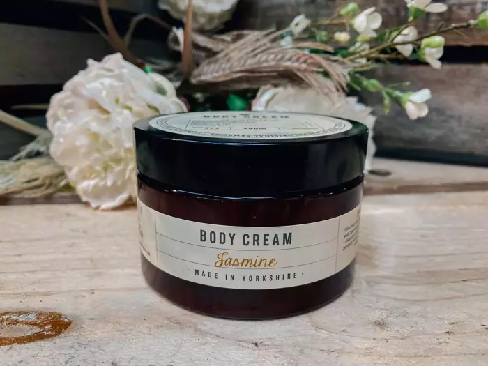 Body Cream - Jasmine - 250ml - image 3