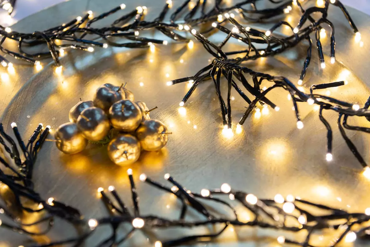 LED Cluster Twinkle - Warm White - 768 - image 1