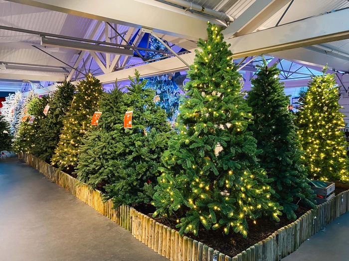 Lawrence Fir Christmas Tree Pre-Lit - 6.5ft - image 3
