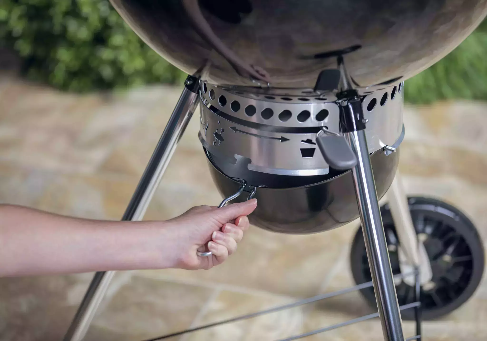 Master touch. Гриль Weber Master Touch. Гриль угольный Weber Master-Touch GBS, E-5750, 57 см черный,. Weber Master-Touch GBS Premium e-5770. Угольный гриль Weber мастер Touch премиум е 5770.