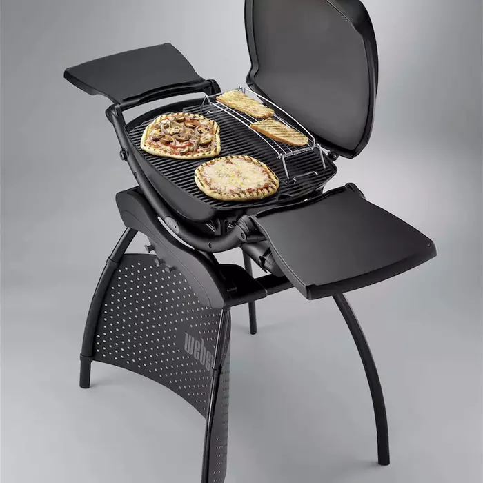 Weber Q 2200 With Stand - image 1